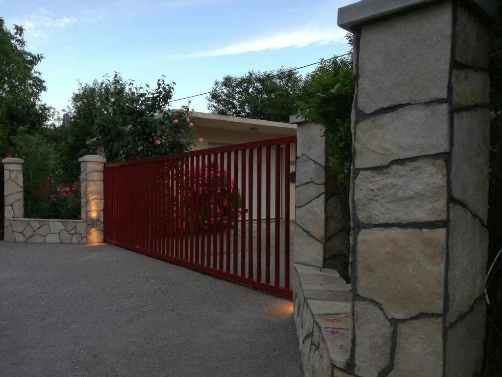 Riverside Guesthouse Pocitelj Exterior photo