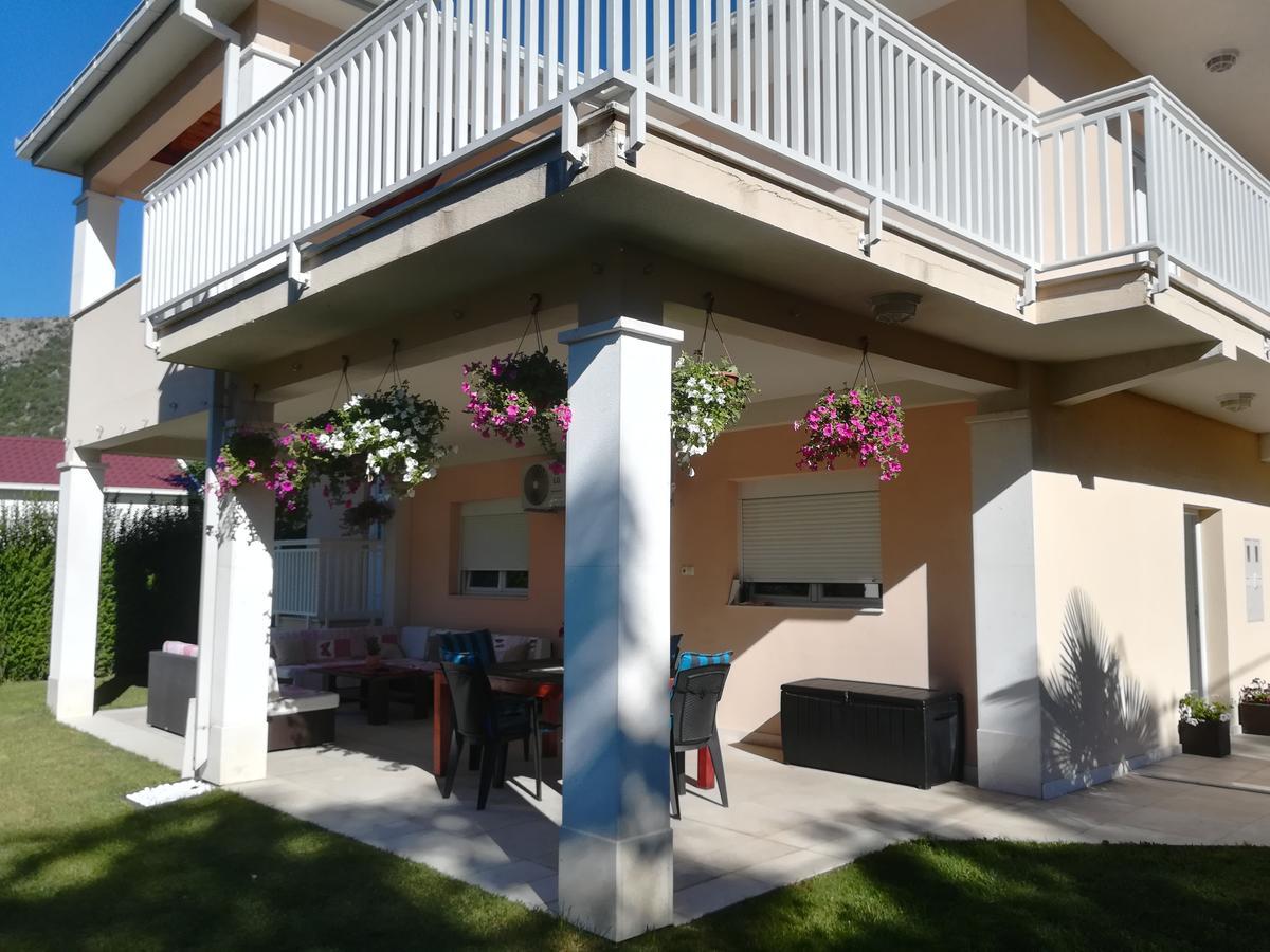 Riverside Guesthouse Pocitelj Exterior photo
